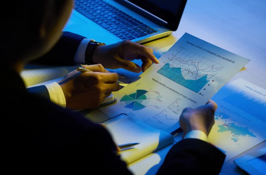 best-tools-tracking-public-investment-activity-market-signals